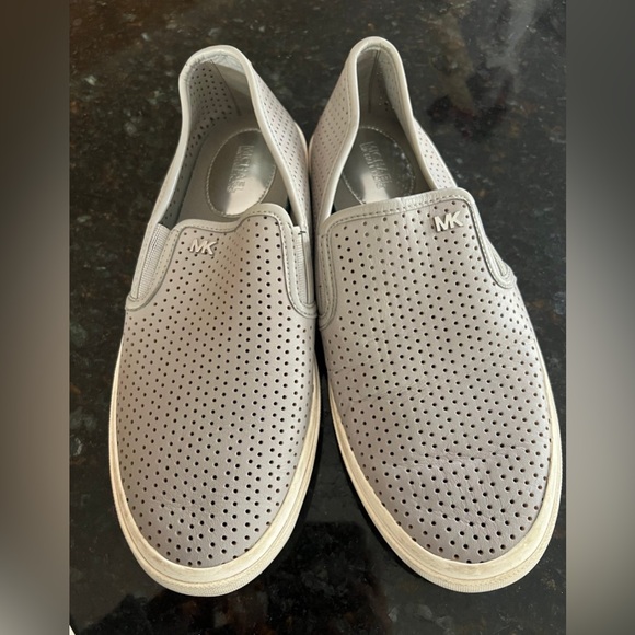 Michael Kors Slides - Picture 1 of 4